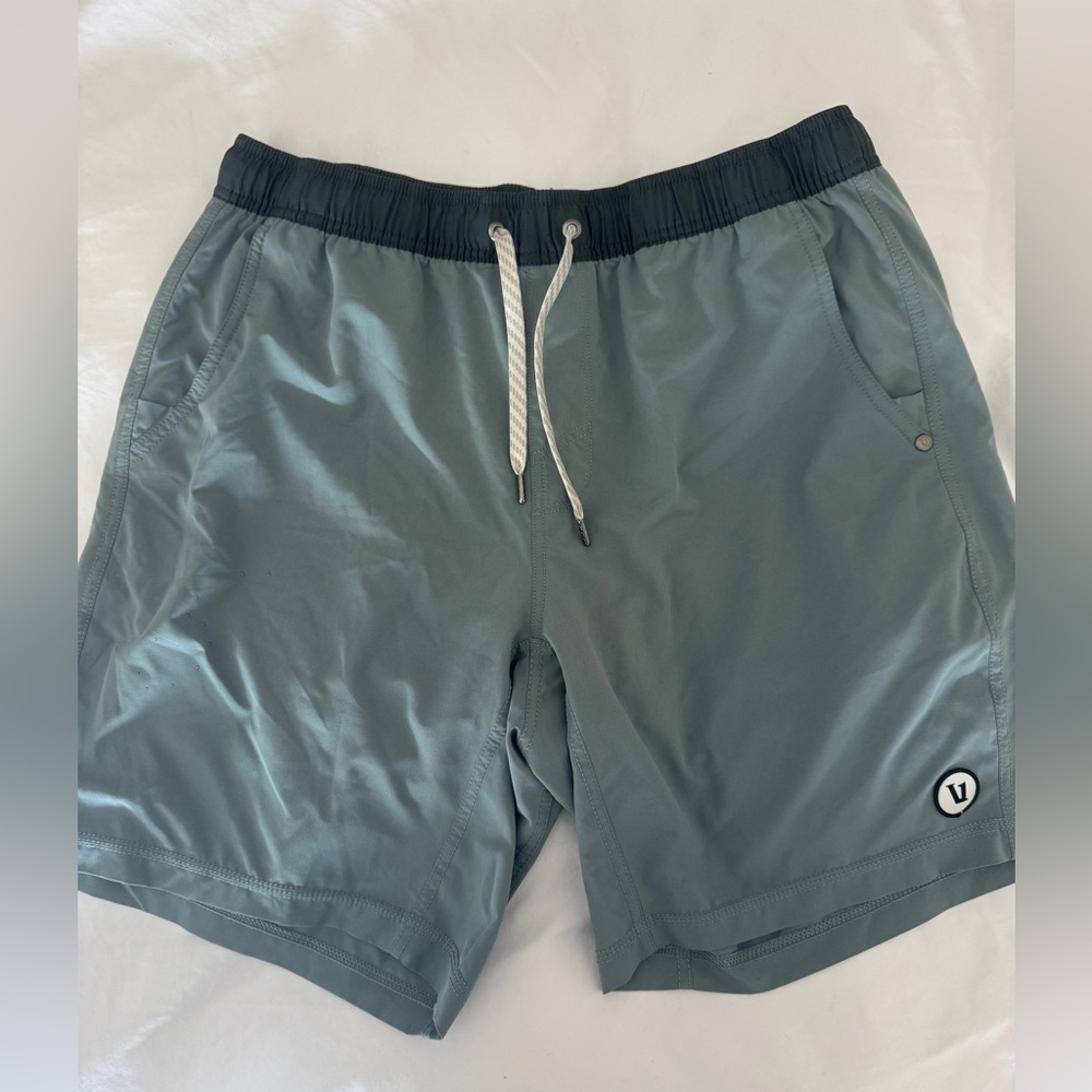 Vuori Men's Kore Short in Marsh